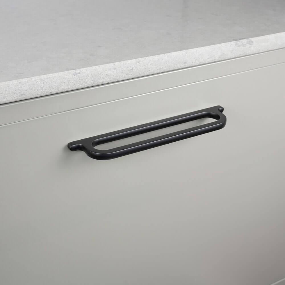 Handtag Omega - 160mm - Mattsvart