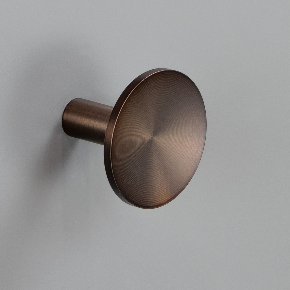 Knopp Sture - 28mm - Brunerad Mässing