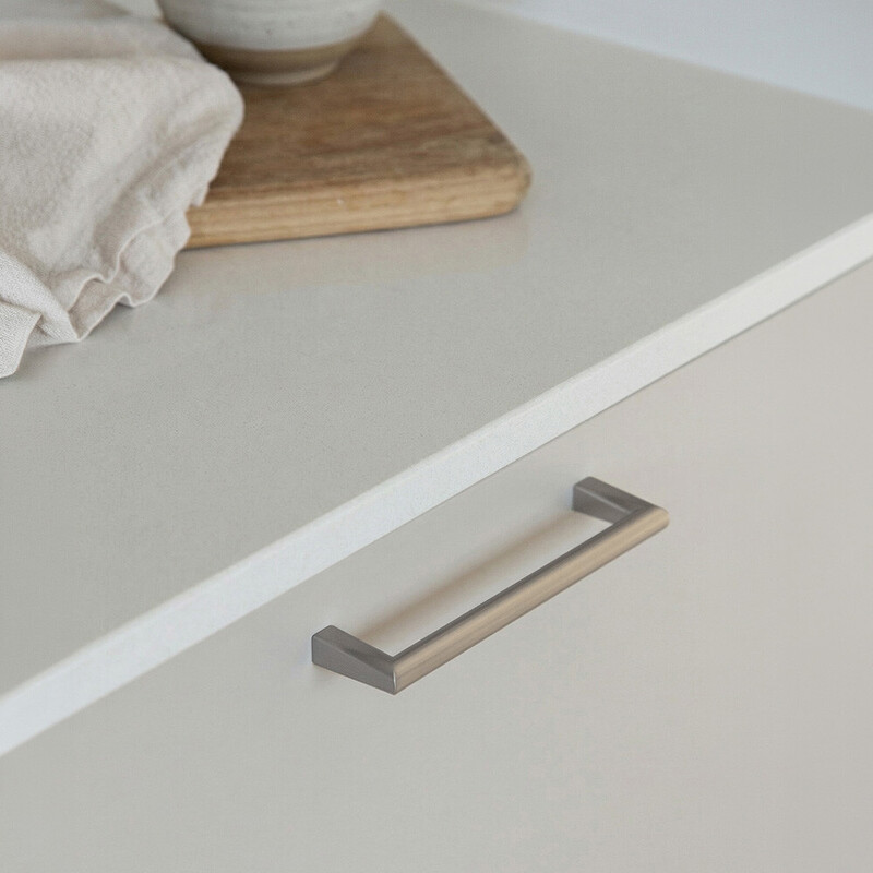 Handtag Agnes - 128mm - Rostfri Look