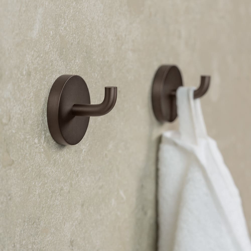 Enkelkrok Calm - Brunerad Mässing