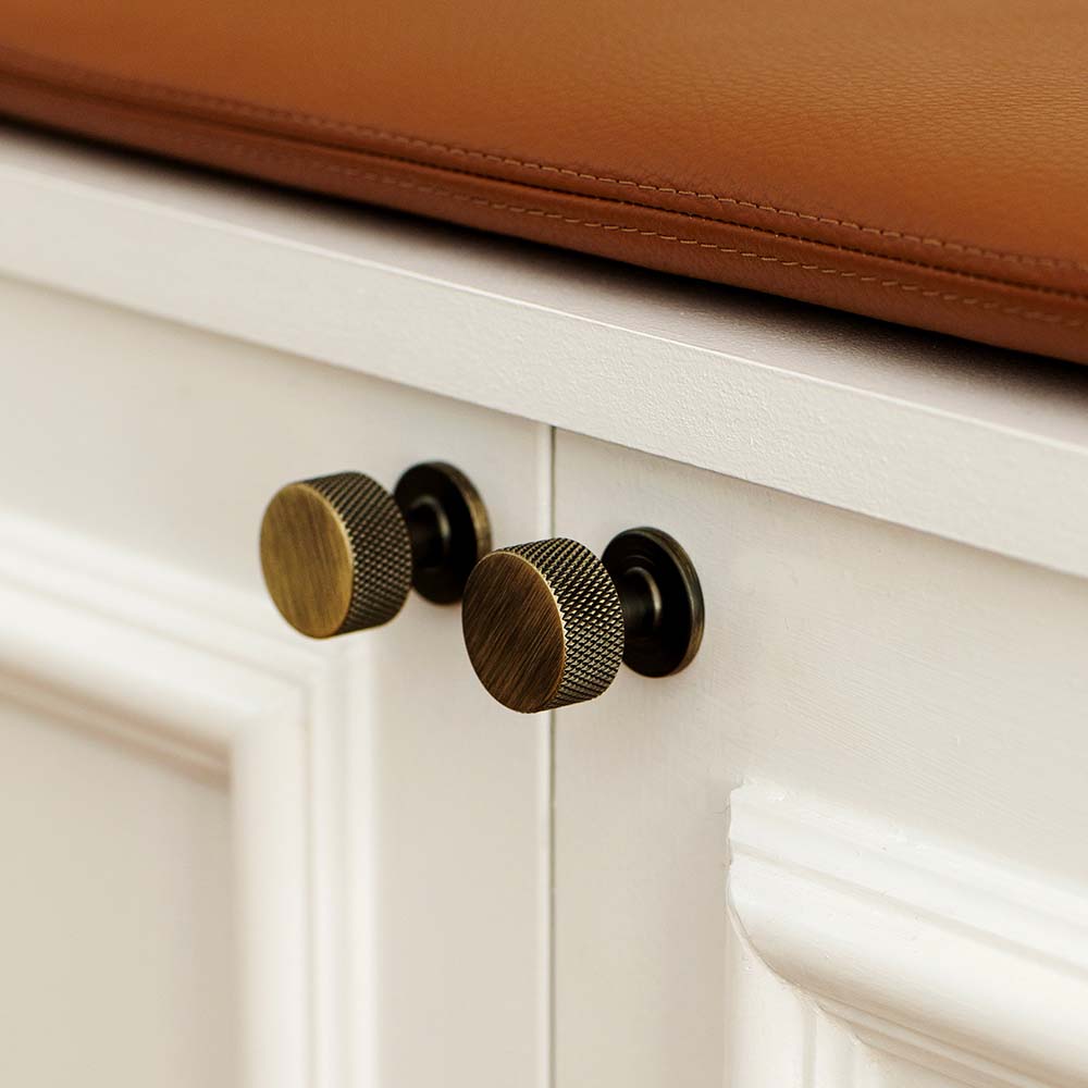 Knopp Crest - Antik Brons