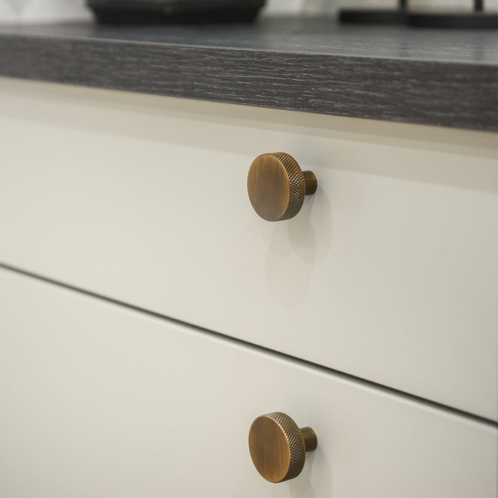 Knopp Flat - Rostfritt Stål Finish