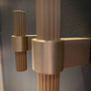 Knopp T Helix Stripe - Mässing