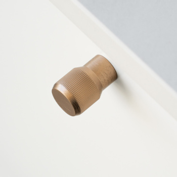 Knopp Brooklyn Ø20mm - Mörk Borstad Mässing