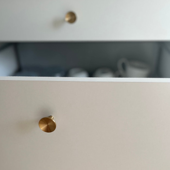 Knopp Sture - 28mm - Borstad Obehandlad Mässing