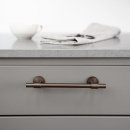 Handtag Uniform - 128mm - Brunerad Mässing