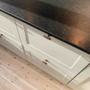 Knopp T Manor - Antik Mässing