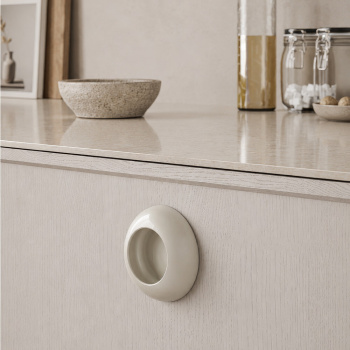 Handtag Cup - 73mm - Glossy Dusty Creme