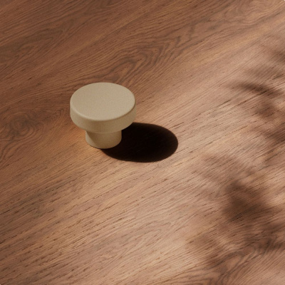 Toniton Circular Knopp - Greige i gruppen Handtag / Visa alla handtag / Toniton x Beslag Design hos Beslag Online (401006-11)