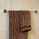 Base 100 Handduksstång - Krom