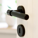 Dörrhandtag Helix 200 Stripe - Skandinavisk Standard - Svart