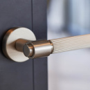 Dörrhandtag Helix 200 Stripe - Rostfritt Stål Finish