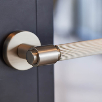 Dörrhandtag Helix 200 Stripe - Rostfritt Stål Finish