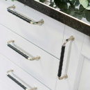 Handtag 1353 - Förnicklad/Läder Svart