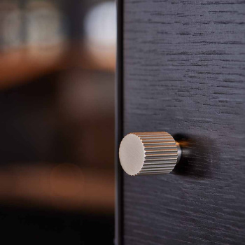 Knopp Helix Stripe - Rostfritt Stål Finish