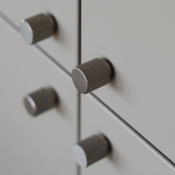 Knopp Helix Stripe - Rostfritt Stål Finish