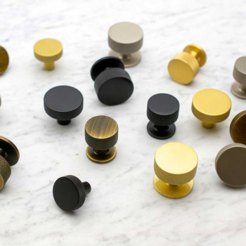 Knopp Crest - Mattsvart